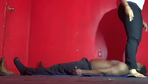 My body is sexy for foot fetish and I am having a blowjob