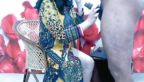 Indian brunette fucks black guy in amateur webcam video