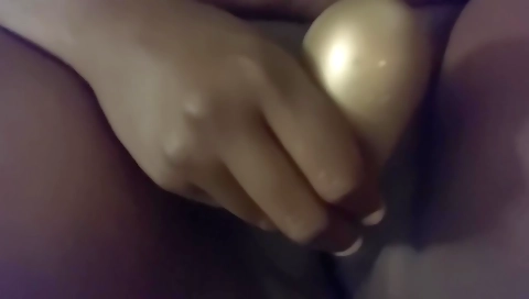 Ebony babe with a huge booty teasing on a webcam vid