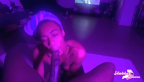 Tattooed brunette amateur enjoys deepthroat & fucked