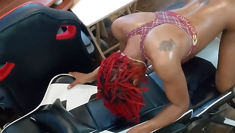 Ebony chick with a big ass and a tattooed pussy in homemade vid