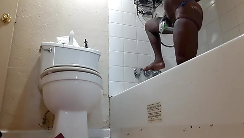 This ebony slut has a great body and looks awesome