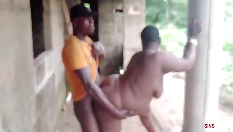 Hot amateur ebony gets fucked in outdoor and her tits