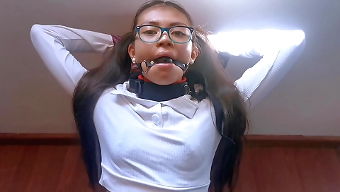 Ebony beauty in stockings gets her pussy gaped by dick